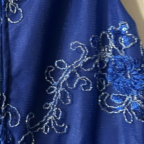 Blue Dress with silver color embroidered size 8/10 - Picture 6 of 7